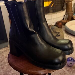 Topshop "Narla" Chunky Square Toe Chelsea Boots - Black - Size 10